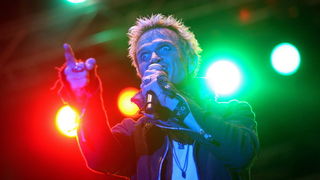 Zagreb, 220610.
Na Jarunu se od 21.-23.06. odrzava glazbeni spektakl T-Mobile INmusic festival na kojem ce nastupiti mnogobrojni izvodjaci kako iz zemlje tako i svijeta.
Danas se odrzao drugi dan.
Na slici: Billy Idol.
Foto: Neja Markicevic / CROPIX Zagreb, 220610.
Na Jarunu se od 21.-23.06. odrzava glazbeni spektakl T-Mobile INmusic festival na kojem ce nastupiti mnogobrojni izvodjaci kako iz zemlje tako i svijeta.
Danas se odrzao drugi dan.
Na slici: Billy Idol.
Foto: Neja Markicevic / CROPIX