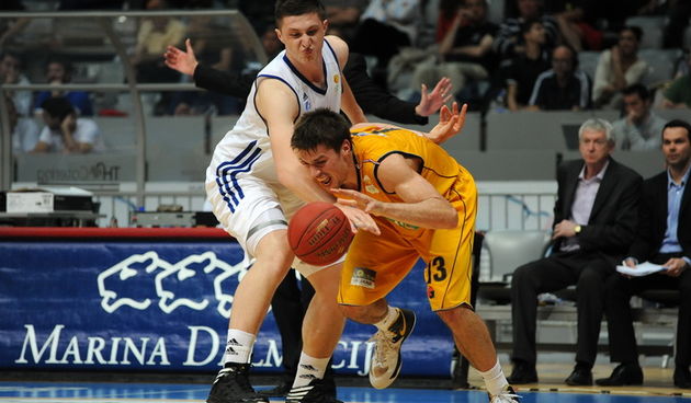 Zadar, 040513.Dvorana Kresimira Cosica. Kosarkaska utakmica 11. kola kosarkaske A1 lige za prvaka.Susret KK Zadar i KK Split.Na fotografiji: Nurkic i Sobin.Foto: Luka Gerlanc / CROPIX