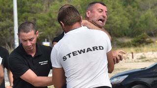 Okršaj kod Zrća: redari opet otjerali udrugu bivših ovisnika