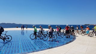 Đir uz more 19. srpnja 2016. – Uvala Draženica, kupalište Jadran, Moprske orgulje i Pozdrav suncu, zadarska riva… Foto: Mladen Malik Đir uz more 19. srpnja 2016. – Uvala Draženica, kupalište Jadran, Moprske orgulje i Pozdrav suncu, zadarska riva… Foto: Mladen Malik