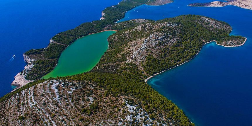 Jezero Mir, Telašćica na Dugom Otoku Jezero Mir, Telašćica na Dugom Otoku