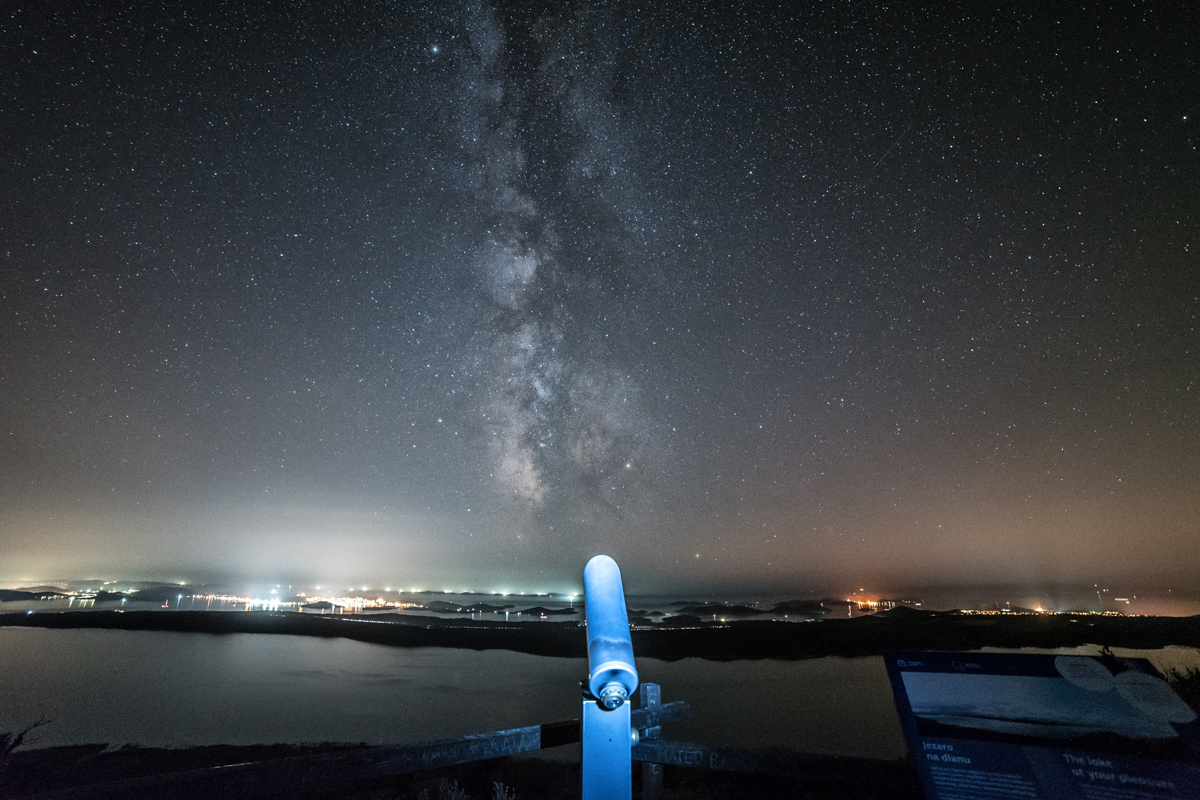 Spektakularno noćno nebo nad Vranskim jezerom Spektakularno noćno nebo nad Vranskim jezerom