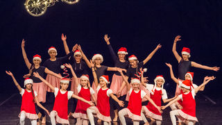 Božićna čestitka plesnog odjela Glazbene škole Blagoje Bersa