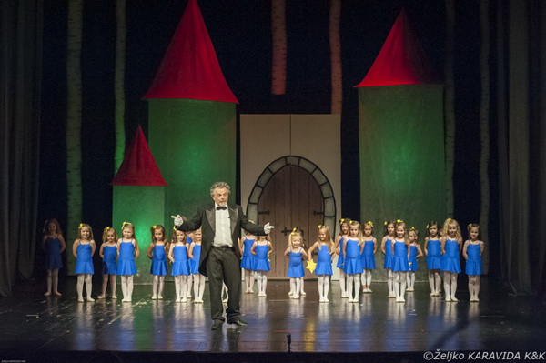 HNK Zadar: Bajka.hr Plesne udruge Gesta, Foto: Željko Karavida HNK Zadar: Bajka.hr Plesne udruge Gesta, Foto: Željko Karavida