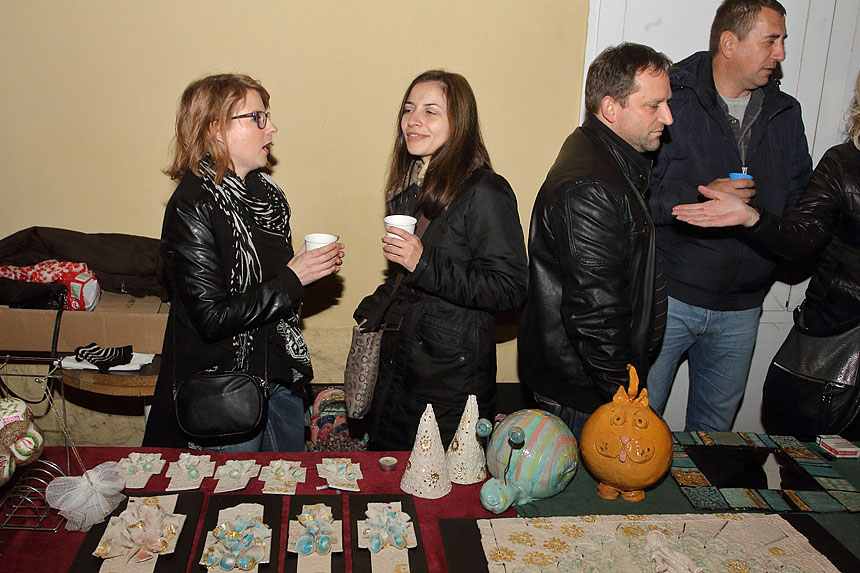 Bibinje: Božićni sajam na Trgu Franje Tuđmana Bibinje: Božićni sajam na Trgu Franje Tuđmana