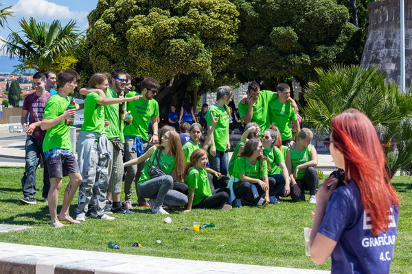 Ludijada maturanata na zadarskoj rivi 17. svibnja 2016. Foto: Bojan Bogdanić