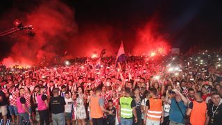 Zadrani na Forumu priredili spektakularan doček za svoje Vatrene Zadrani na Forumu priredili spektakularan doček za svoje Vatrene