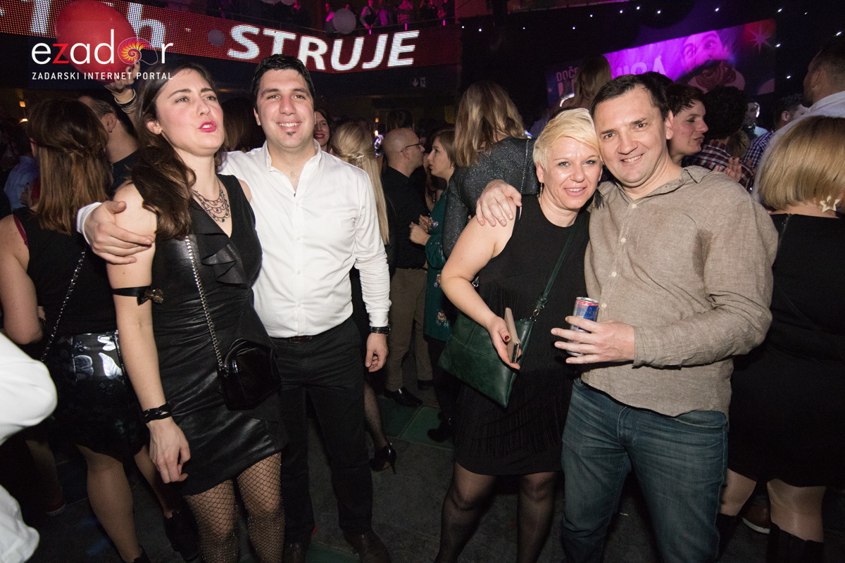 Ludnica u Saturnusu: Najbolji doček u svemiru i šire Ludnica u Saturnusu: Najbolji doček u svemiru i šire