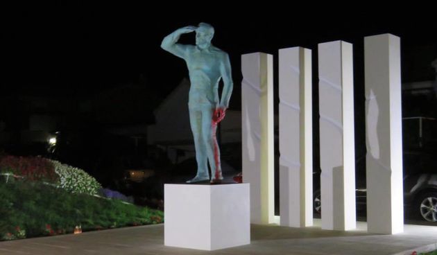 Drage: Spomenik Barešiću obojen crvenim sprejem