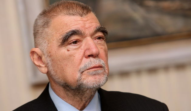 Zagreb, 150210.
Predsjednica Vlade Republike Hrvatske Jadranka Kosor i clanovi Vlade susreli su se s predsjednikom Republike Hrvatske Stjepanom Mesicem, u povodu zavrsetka njegovog predsjednickog mandata.
Na slici: Mesic tijekom tiskovne konferencije.
Fot