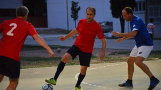 U povodu blagdana Kraljice Mira u Stanovima odigrana utakmica između liječnika i predstavnika Gradske uprave, Foto: Iva Perinčić