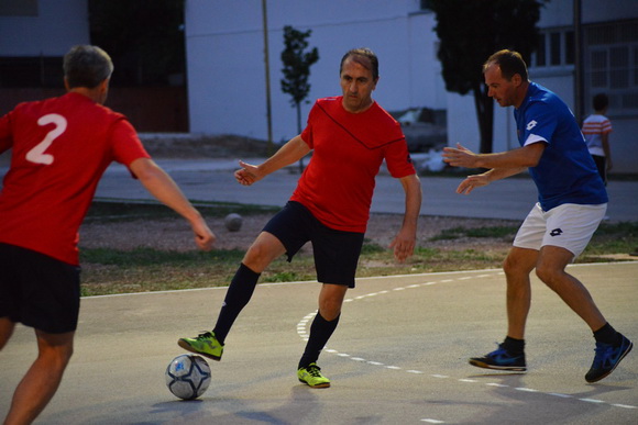U povodu blagdana Kraljice Mira u Stanovima odigrana utakmica između liječnika i predstavnika Gradske uprave, Foto: Iva Perinčić