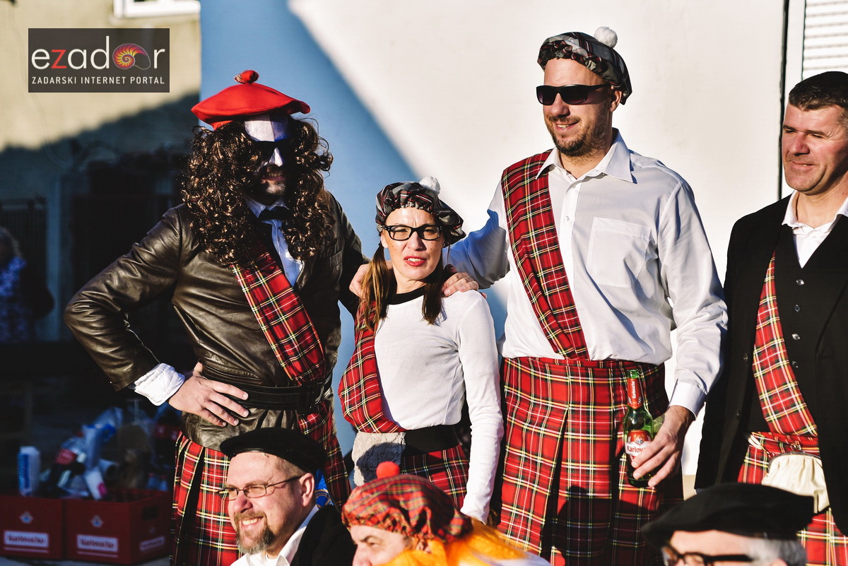 Škotski kiltovi preplavili zadarske Stanove Škotski kiltovi preplavili zadarske Stanove