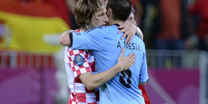 Gdanjsk, 180612.
EURO 2012.
PGE Arena Gdanjsk.
Utakmica treceg kola skupine C, Europskog nogometnog prvenstva u Poljskoj i Ukrajini, izmedju Hrvatske i Spanjolske.
Na fotografiji: Luka Modric i Iniesta.
Foto: Drago Sopta / CROPIX Gdanjsk, 180612.
EURO 2012.
PGE Arena Gdanjsk.
Utakmica treceg kola skupine C, Europskog nogometnog prvenstva u Poljskoj i Ukrajini, izmedju Hrvatske i Spanjolske.
Na fotografiji: Luka Modric i Iniesta.
Foto: Drago Sopta / CROPIX