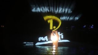 Stipe Petrina započeo je kampanju svjetlosnim spektaklom u Primoštenu