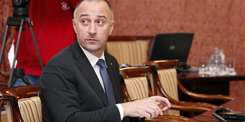 Zagreb, 121212.
Vlada.
Sjednica Vlade Republike Hrvatske.
Na fotografiji: Ivan Vrdoljak.
Foto: Davor Pongracic / CROPIX