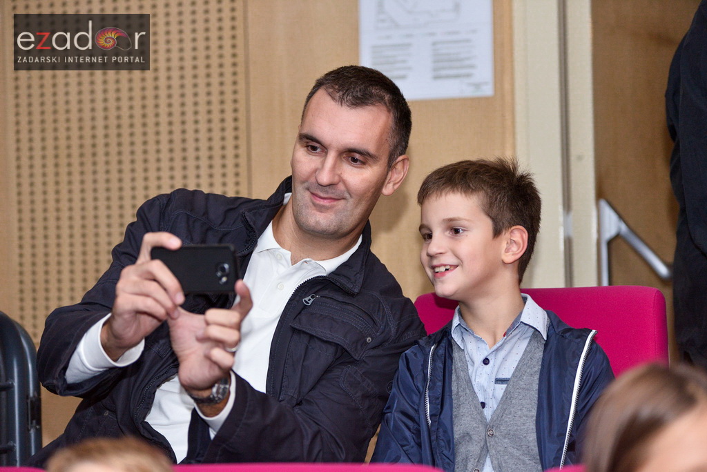 Premijera predstave “Pale sam na svijetu” u Kazalištu lutaka Zadar Premijera predstave “Pale sam na svijetu” u Kazalištu lutaka Zadar