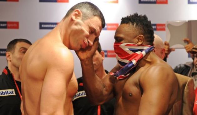 Chisora slaps Klicko, foto: beatsboxingmayhem