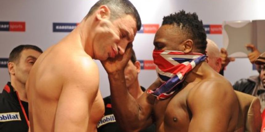 Chisora slaps Klicko, foto: beatsboxingmayhem Chisora slaps Klicko, foto: beatsboxingmayhem