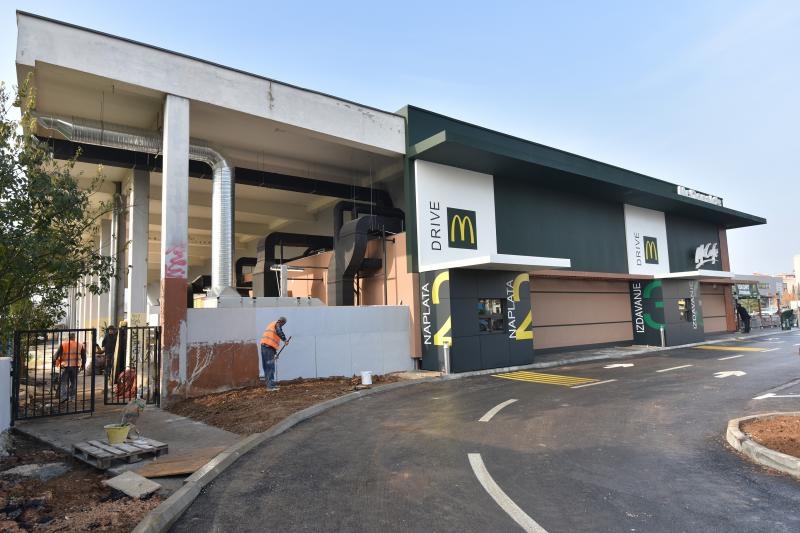 U zgradi nekadasnjeg zeljznickog kolodvora jutros je otvoren prvi Mc Donalds u Zadru Photo: Dino Stanin/PIXSELL