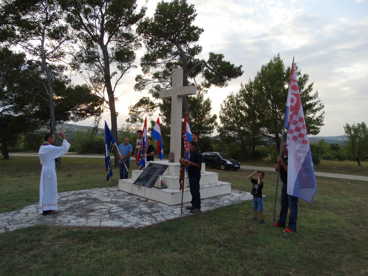 Molitvena hodnja “Koracima nade u istinu”, tradicija koja ne blijedi Molitvena hodnja “Koracima nade u istinu”, tradicija koja ne blijedi