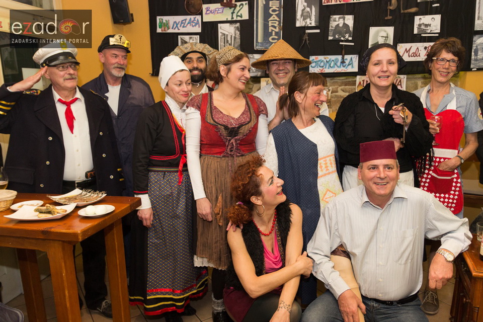 Cafe bar Doma: Povratak u Dolinu ćupova Cafe bar Doma: Povratak u Dolinu ćupova