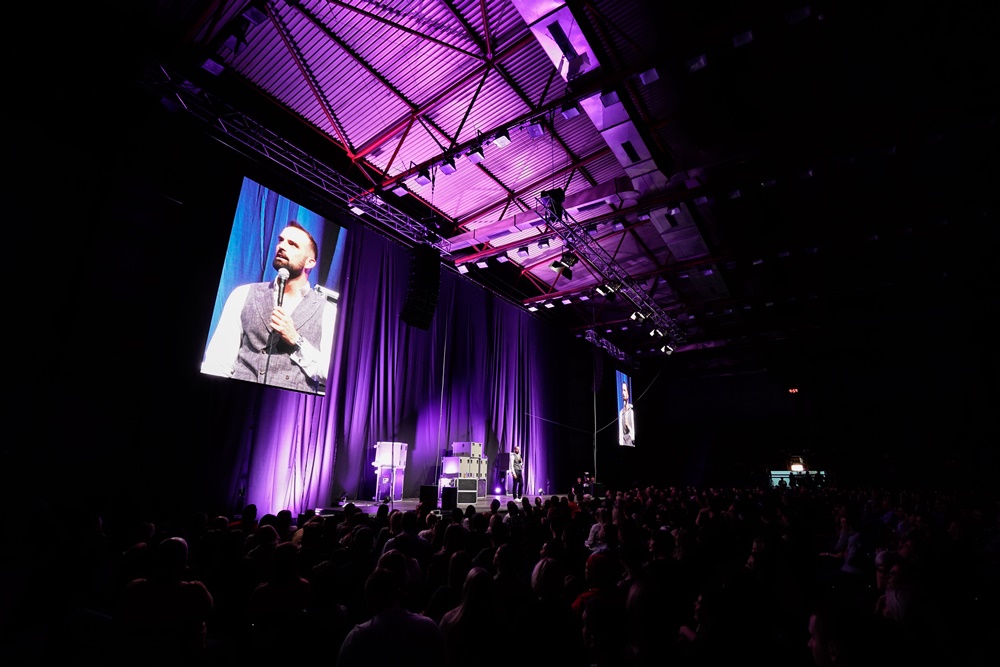 Stand up comedy večer: Ivan Šarić u Domu sportova Stand up comedy večer: Ivan Šarić u Domu sportova