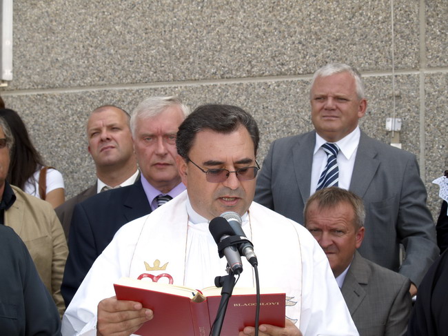 Don Ikic, Blagoslov novog pogona Paske sirane