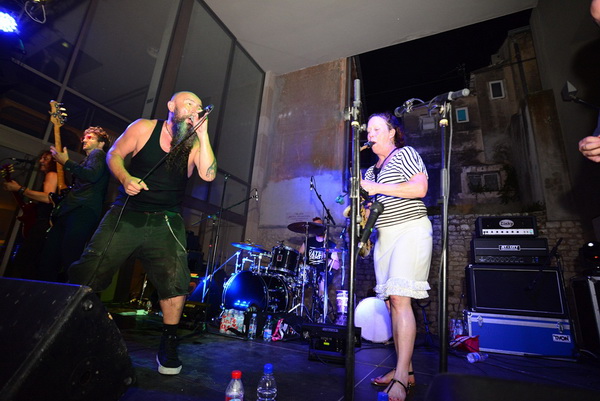 Svaki koncert Kultur shocka u Zadru posebna je priča. Tako je bilo i sinoć na Poljani Branka Stojakovića!