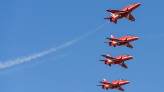 Akrobatska grupa Red Arrows u posjetu Krilima Oluje u Zemuniku