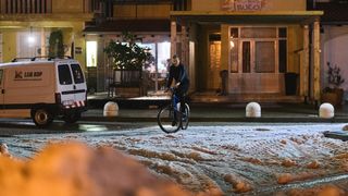 U Pakoštanima padala tuča više od 30 minuta i zabijelila cijelo mjesto U Pakoštanima padala tuča više od 30 minuta i zabijelila cijelo mjesto