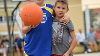 U povodu blagdana Kraljice Mira u Stanovima odigrana utakimica između veterana KK Zadar i Stanova, Foto: Iva Perinčić U povodu blagdana Kraljice Mira u Stanovima odigrana utakimica između veterana KK Zadar i Stanova, Foto: Iva Perinčić