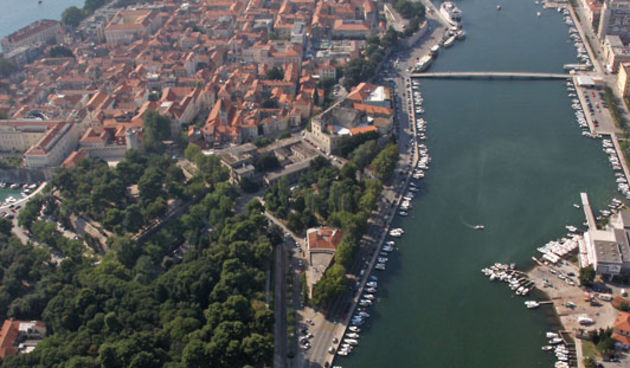 Zadar, Poluotok i uvala Jazine