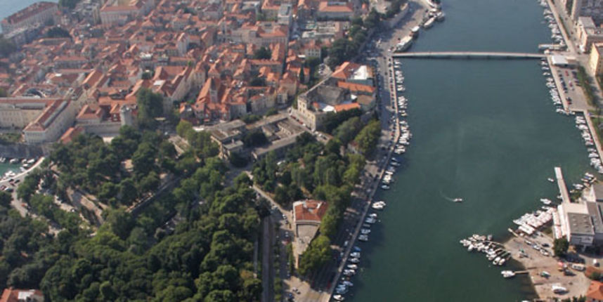 Zadar, Poluotok i uvala Jazine