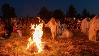 Kozjak: 17. Međunarodni Slama Land Art Festival – “Zlatno doba” Kozjak: 17. Međunarodni Slama Land Art Festival – “Zlatno doba”