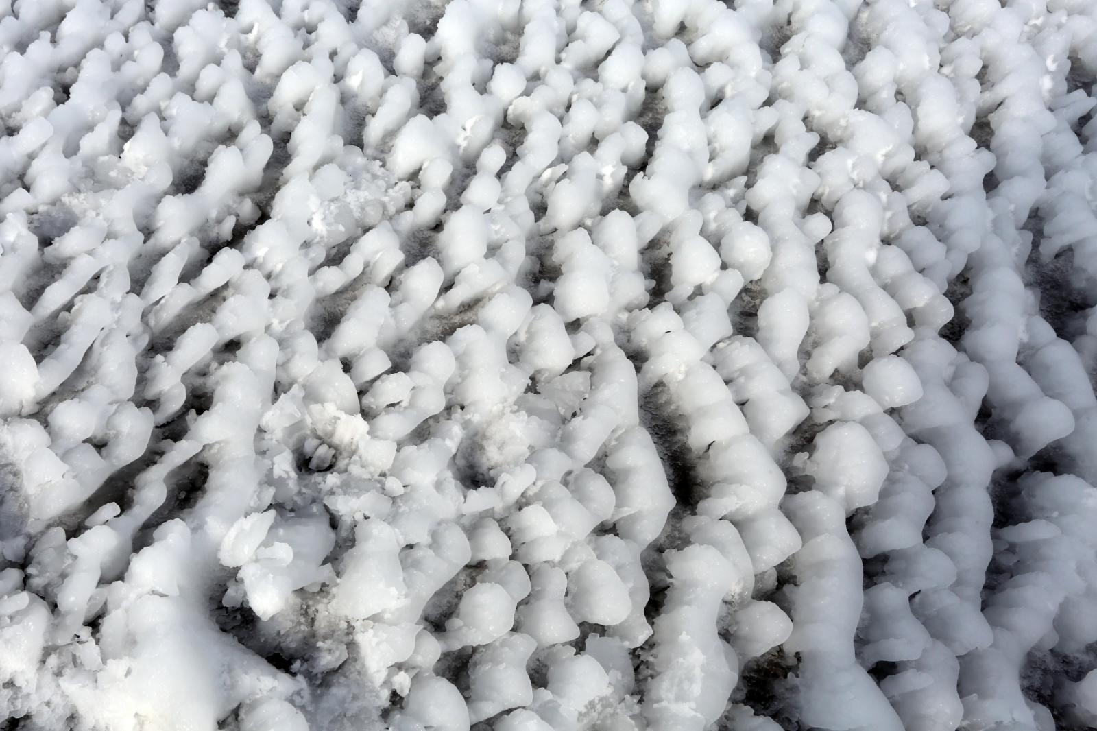 Zaleđeno more i čudesne ledene skulpture na senjskoj rivi