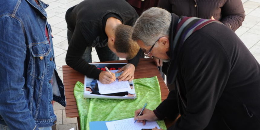 Peticija Stop cemenatri u Kruševu (Foto: A. Lucic, Cropix) Peticija Stop cemenatri u Kruševu (Foto: A. Lucic, Cropix)