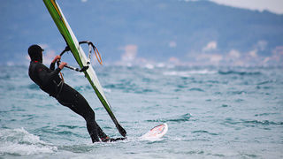 Windsurferi na Kolovarima, 11. travnja 2012. (foto:Saša Čuka) Windsurferi na Kolovarima, 11. travnja 2012. (foto:Saša Čuka)