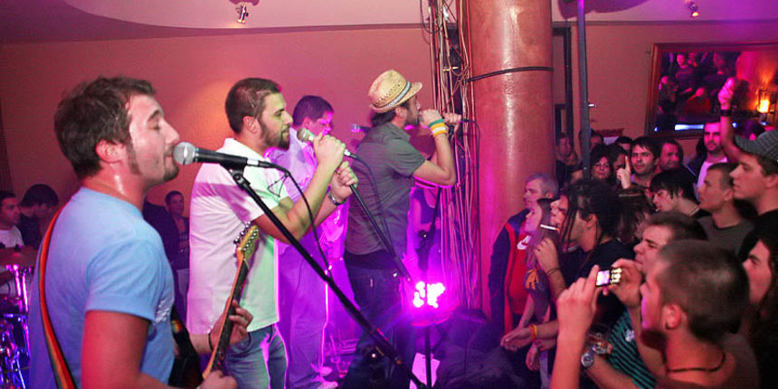 Postolar triper u Maya pubu