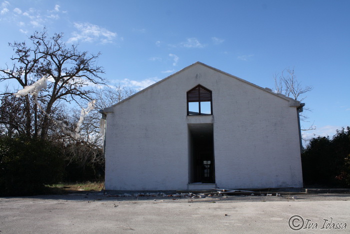 Devastirana bivša vojna baza Šepurine, Foto: Iva Idassa Devastirana bivša vojna baza Šepurine, Foto: Iva Idassa