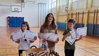Osnovna škola Krune Krstića bila domaćin prijateljskog međuškolskog turnira u šahu Osnovna škola Krune Krstića bila domaćin prijateljskog međuškolskog turnira u šahu