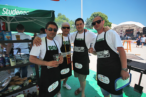 Prvenstvo u roštiljanju na zadarskoj Rivi (foto:Saša Čuka) Prvenstvo u roštiljanju na zadarskoj Rivi (foto:Saša Čuka)