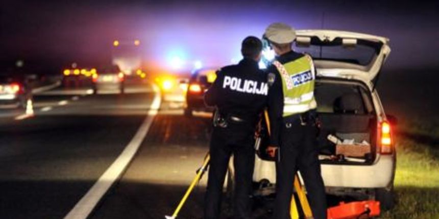 Prometna nesreća (Foto:Boris Kovačev /CROPIX/) Prometna nesreća (Foto:Boris Kovačev /CROPIX/)