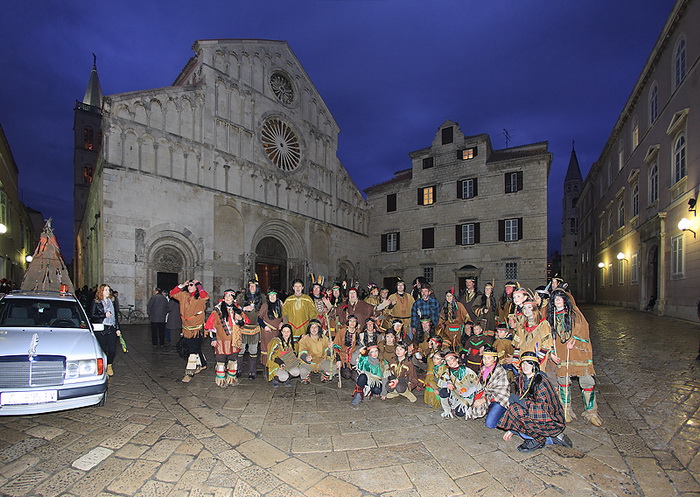 Karneval 2012: Pleme “Crna jama” iz rezervata Stanovi Karneval 2012: Pleme “Crna jama” iz rezervata Stanovi