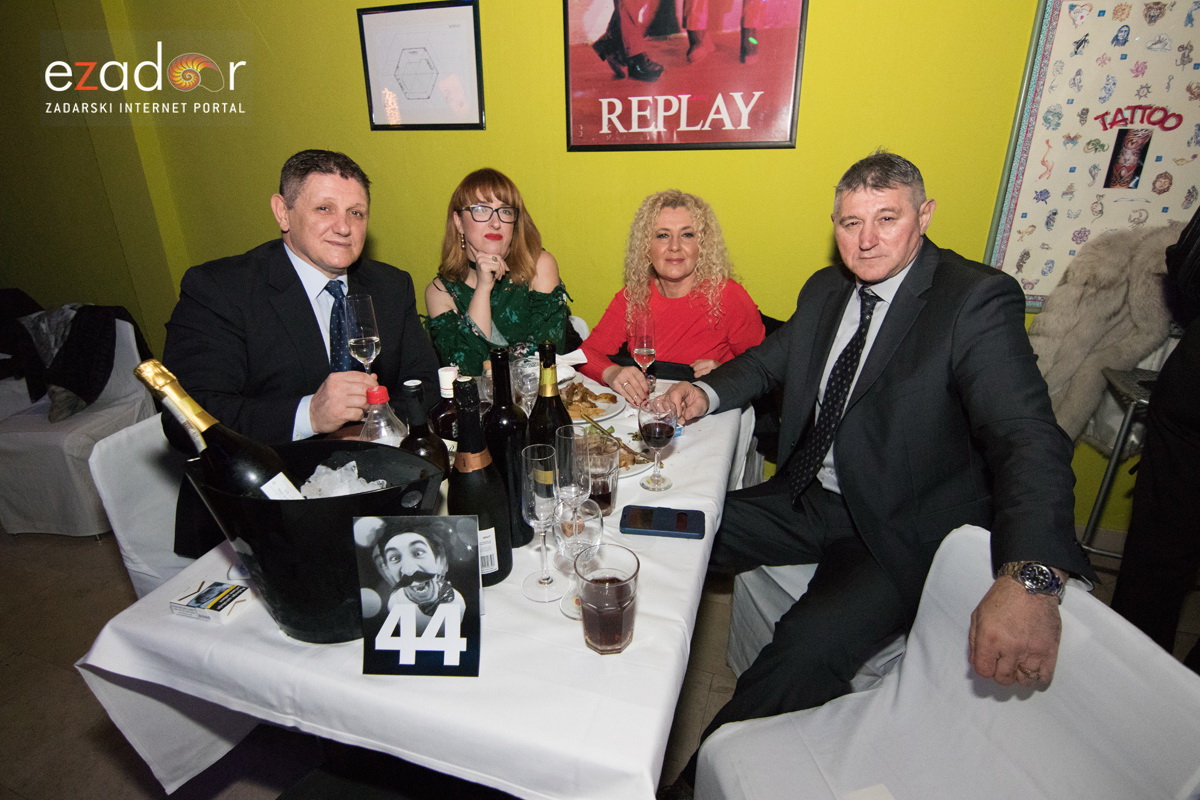 Ludnica u Saturnusu: Najbolji doček u svemiru i šire Ludnica u Saturnusu: Najbolji doček u svemiru i šire