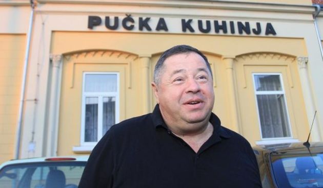 Čobanković guli krumpire: Nije me sram, niti je teško, oplemenjuje me, Foto: Marko Mrkonjić/PIXSELL