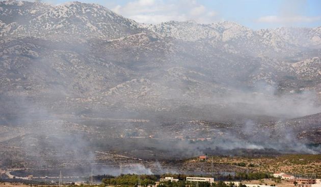 Jaka bura otežava gašenje požara kod Obrovca