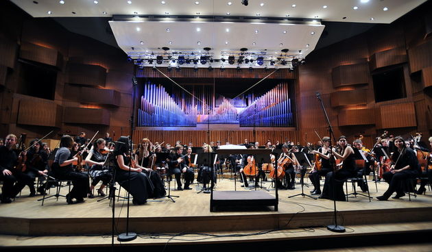 Zagreb, 070411.KD Vatroslav Lisinski.Otvorenje ovogodisnjeg Muzickog biennalea Zagreb, nastupom zbora i orkestra Muzicke akademije Sveucilista u Zagrebu.Foto: Boris Kovacev / CROPIX