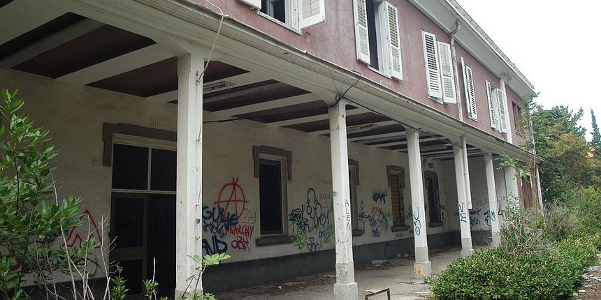 Devastirana vojarna Stjepan Radić Devastirana vojarna Stjepan Radić