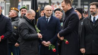Zadar: Odavanje počasti kod spomenika hrvatskim braniteljima povodom obljetnice VRO Maslenica Zadar: Odavanje počasti kod spomenika hrvatskim braniteljima povodom obljetnice VRO Maslenica
